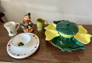 lot 60 image: Household Kitchen DeCor Holiday Serving Dishes Pottery Ceramic Carousel Divided Relish