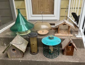 lot 141 image: Outdoor Lawn & Garden Bird Houses, Feeders...
