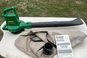 lot 49 image: GardenLawn Care WeedEater Groundkeeper Electric Blower Vac
