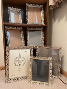 lot 118 image: Vintage Ornate Metal Picture Frames...