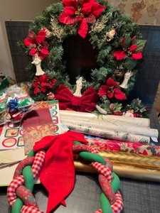lot 182 image: Vintage Holiday Christmas DeCor Wreaths and Wrapping Paper...