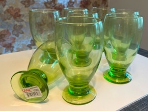 lot 36 image: (8) Cristar Copa Lexington Antique Green Water Goblets Glasses 12oz