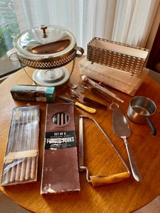 lot 74 image: Kitchen Bar Entertaining Housewares