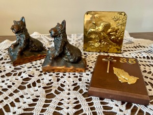 lot 79 image: Collectible Home Decor Scotty Dog Book Ends Doily Brass Bird Piece 35 Year Plaque 