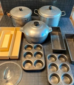 lot 58 image: Vintage Wagner Ware Sidney O Magnalite 4248-P 5 Quart Pot Dutch Oven Roaster with Lid, Cooking and Baking Pans...
