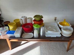 lot 131 image: Household Housewares KitchenTupperware, Gadgets & Dishes...