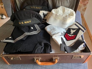 lot 24 image: Antique Vintage Military Clothing Uniform WWll US Navy Uniform