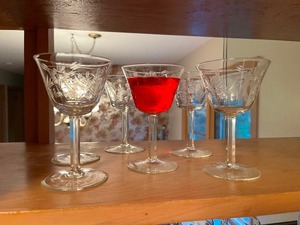 lot 34 image: (6) Etched Glass Crystal Prism Stemware