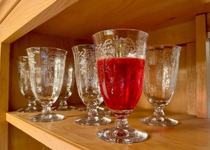 lot 42 image: (8) Collectible Barware Stemware Fostoria Meadow Rose Crystal Clear Wine Water Goblet Glass