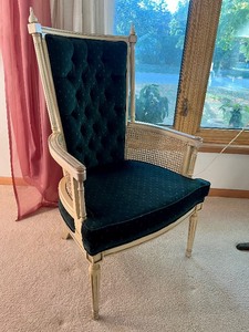 lot 8 image: Antique Furniture Livingroom Bedroom MCM Victorian Emerald Green Velvet Tufted-Back Cane Armrest Chair