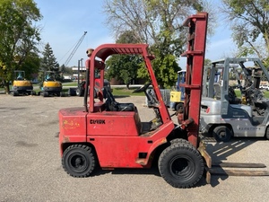 lot 5 image: Clark C500HY50 5000lb Dual Drive Pneumatic Forklift