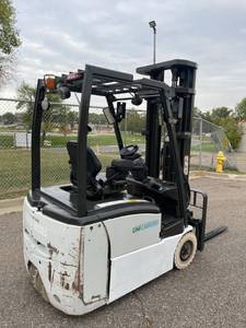lot 1 image: 2019 Unicarrier TX40M 4000lb forklift