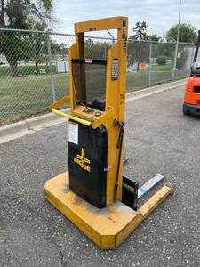 lot 10 image: Big Joe Roll Stacker Lift