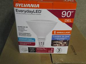 lot 17 image: Case of 8 Sylvania Everyday LED 90 Watt Flood Bulb
