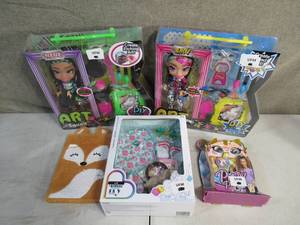 lot 225 image: Girls Bundle-Andi & Nene Art Squad-Ily Doll Accessories-Purse Pet-Plushy Diary