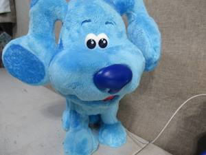 lot 241 image: Blues Clues Remote Control Walking Talking Dog