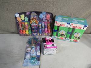 lot 247 image: Chalk Bubbles and Bouncers Set
