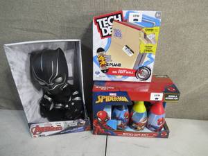 lot 259 image: Set of 3 Marvel Avengers Spider-Man Tech Deck Toys