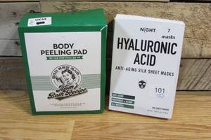 lot 101 image: Night Skincare Hyaluronic Acid Anti-Aging Silk Sheet Masks (7) & Moms Bath Recipe - Body Peeling Pad (15)