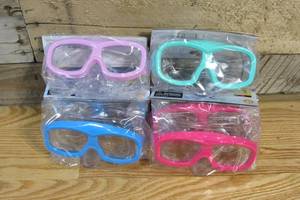 lot 154 image: Lot of 6 Child Size Swim Masks