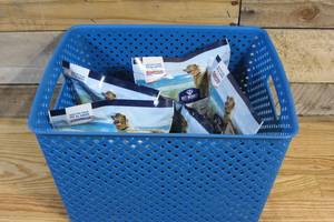 lot 161 image: Pill Treats (6 packages) and storage tote