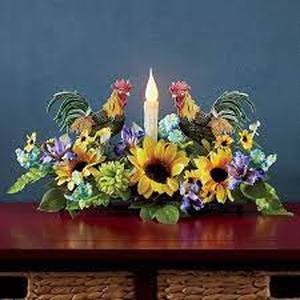 lot 249 image: Rooster Sunflower Centerpiece