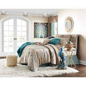 lot 323 image: Beverly Velvet Jacquard Comforter Set - King