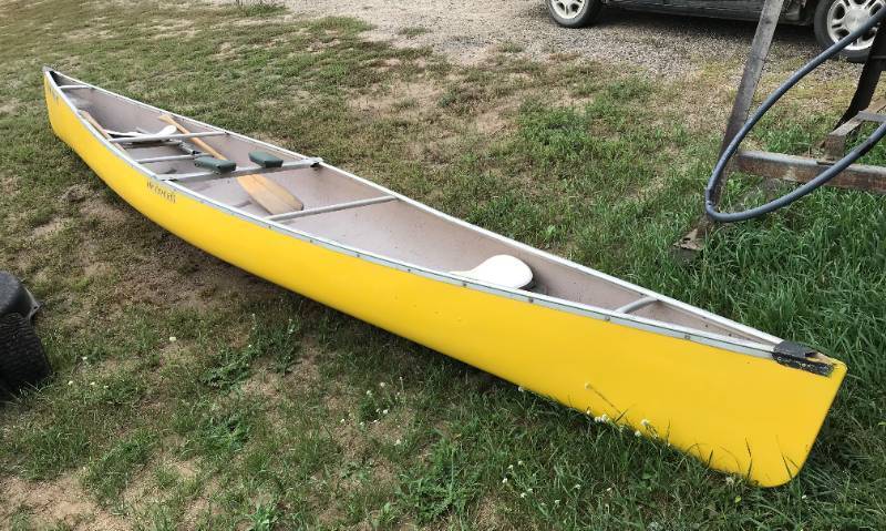 1981 Wenonah 18 Canoe