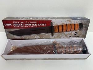 lot 34 image: Unused US MARINES Combat Fighter Knife 