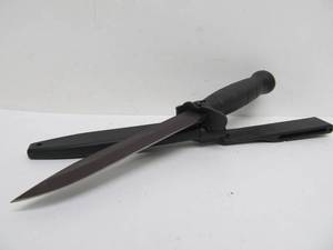 lot 63 image: Unused AES West German Paratrooper Knife