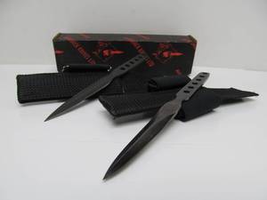 lot 129 image: Unused BLACKJACK Blue Devil Throwing Knife Set