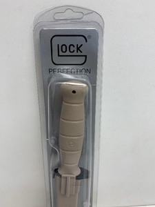 lot 80 image: Unused GLOCK Perfection 81 Sawback Field Knife - Sand