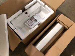 lot 39 image: Swiss Madison Claire Ceramic Wall Hung Sink in White customer return review pictures
