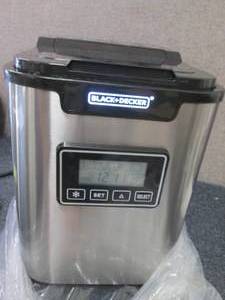 Black & Decker Ice Maker out of box...
