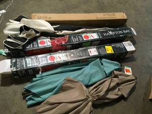 lot 34 image: Lot of Assorted Umbrellas Various Models and Conditions Customer Returns See Pictures