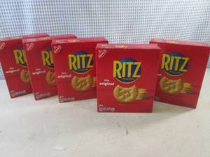 (B-1) 5 Boxes Ritz Crackers Past Da...
