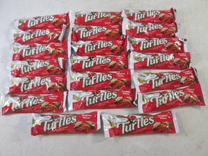 (B-3) 20 Turtles Candy Bars Past da...