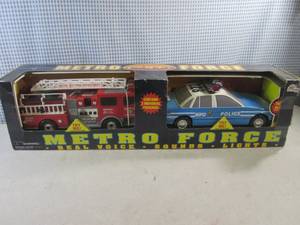 (EW2) Metro Force Fire Truck and Po...