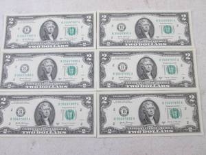 (CNTR) 6 - $2 Dollar Bills - Serial...