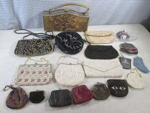 (CS) Assorted Vintage Purses Hand B...