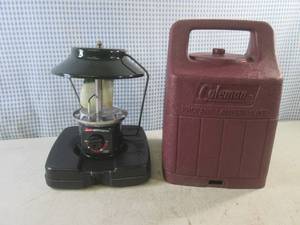 (D-3) Coleman 5154 B700 Lantern wit...