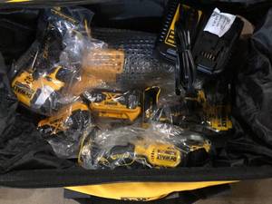 DEWALT 20V MAX Lithium-Ion Cordless Brushless 4 Tool Combo Kit with (2) 4.0Ah Batteries, Charger, and Kit Bag Customer Returns See Pictures