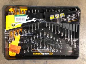 GEARWRENCH SAEMetric 72-Tooth Combination Ratcheting Wrench Tool Set (32-Piece)  Customer Returns See Pictures