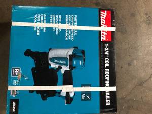 Makita Pneumatic 1-34 in. 15 Degree Coil Roofing Nailer   Customer Returns See Pictures