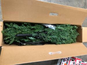 Home Accents Holiday 7.5 ft. Pre-Lit LED Festive Pine Artificial Christmas Tree  Customer Returns See Pictures