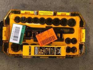 DEWALT 12 in. Drive Metric Socket Set with Ratchet (23-Piece) Customer Returns See Pictures