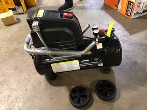 Husky 8G 150 PSI Hotdog Air Compressor  Customer Returns See Pictures