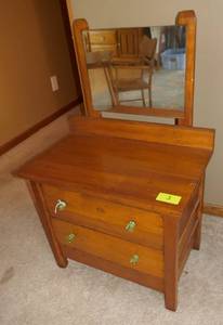 lot 3 image: Childrens dresser 21x13x33 tall including mirror