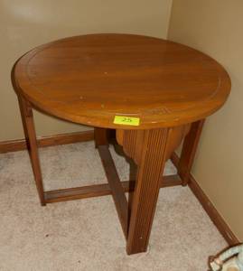 lot 25 image: Vintage Art Deco style table