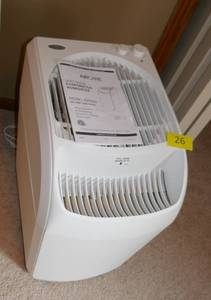 lot 26 image: Humidifier - works